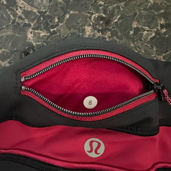 Size 8 NWOT lululemon leggings - Picture 2 of 4